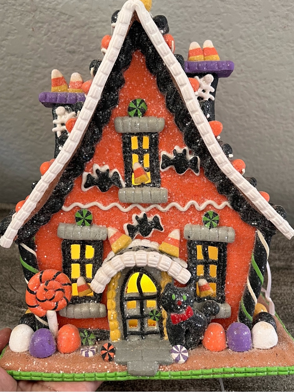 Lighted Sparkle Halloween Gingerbread House
Decoration Candy Corn